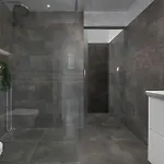 Modern With Ac & Parking Near Piotrkowska By Renters Apartment Lodz